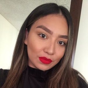 Meet your Posher, Lorena